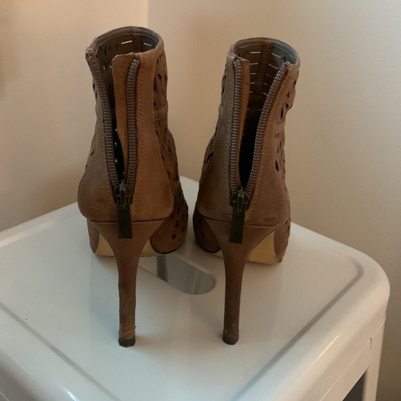 Vince Camilo beige sandals - Picture 3 of 4